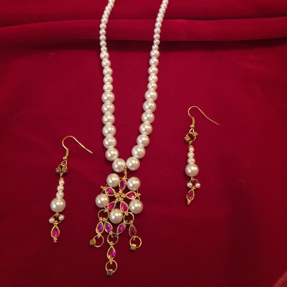 Necklace earring set